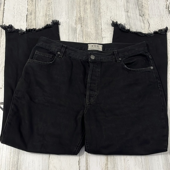 We the Free Maggie Mid Rise Straight Leg Black Distressed Jeans Size 31 - Picture 4 of 12